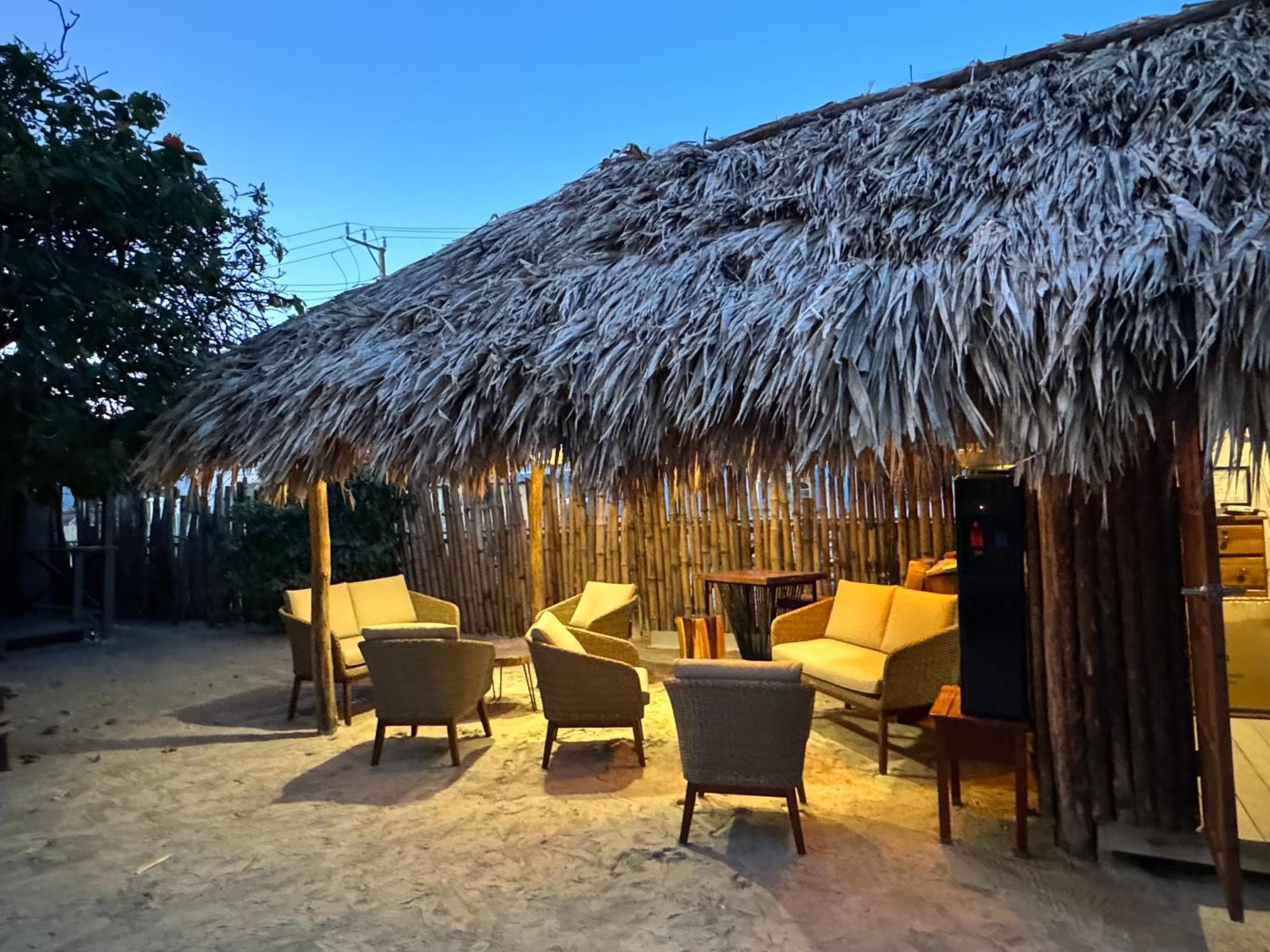 The Bounty Hotel Кайе Колкер Екстериор снимка