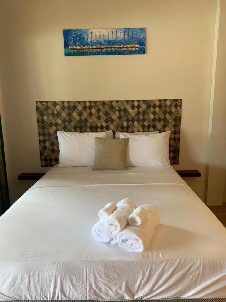 The Bounty Hotel Кайе Колкер Екстериор снимка