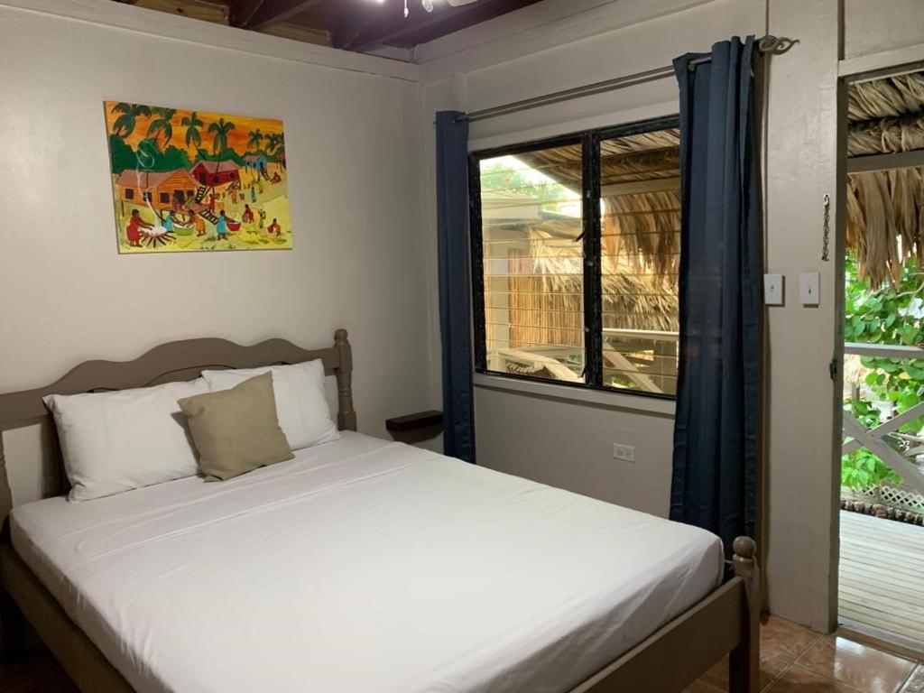 The Bounty Hotel Кайе Колкер Екстериор снимка