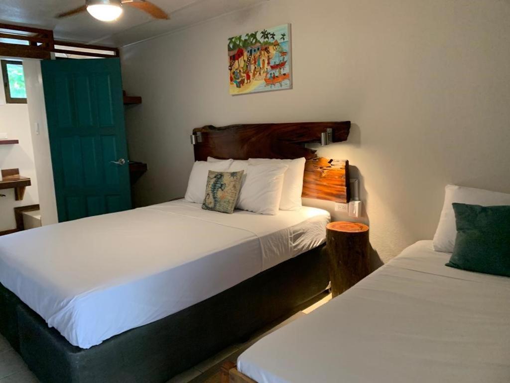 The Bounty Hotel Кайе Колкер Екстериор снимка
